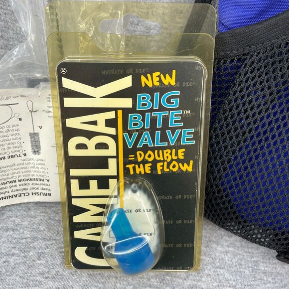 Camelbak Rogue 70L Hydration Water Backpack Brush Kit Lot Hiking Camping Bike - Picture 3 of 8